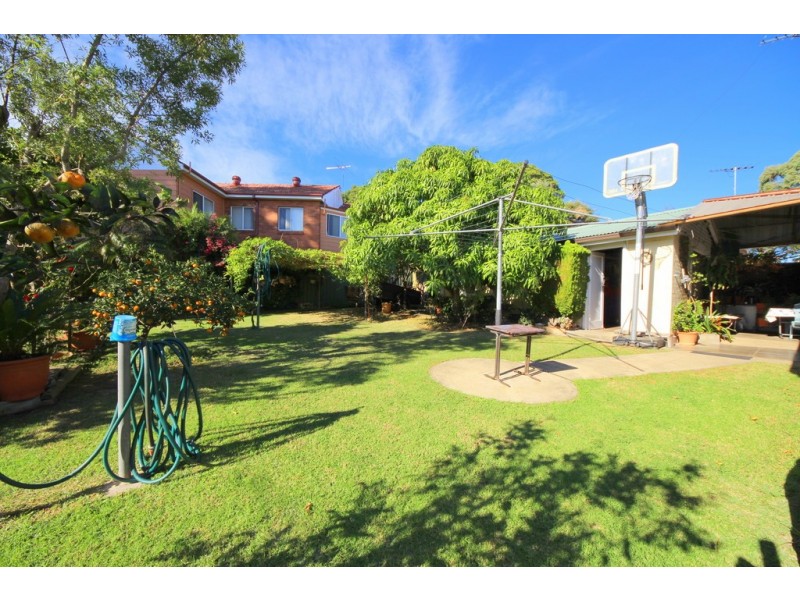 5 Carrisbrook Avenue, Punchbowl NSW 2196