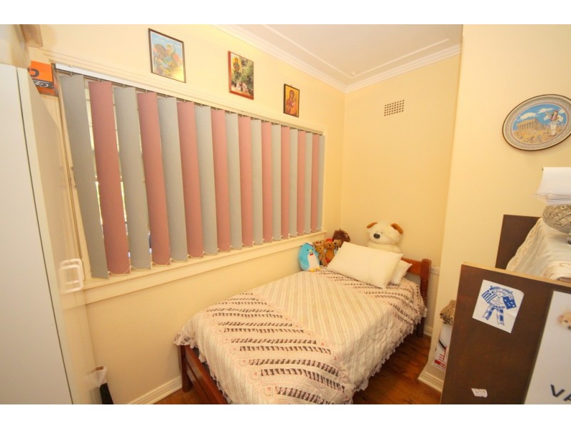 5 Carrisbrook Avenue, Punchbowl NSW 2196