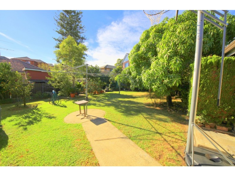 5 Carrisbrook Avenue, Punchbowl NSW 2196
