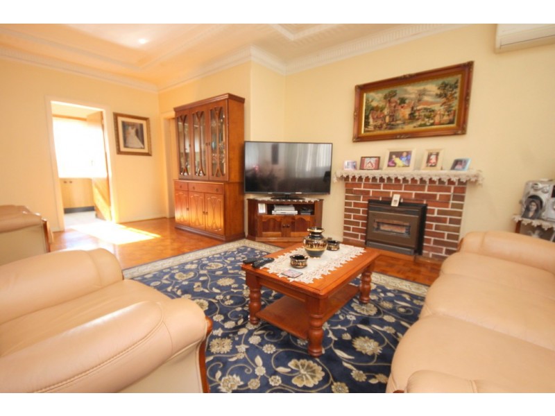 5 Carrisbrook Avenue, Punchbowl NSW 2196