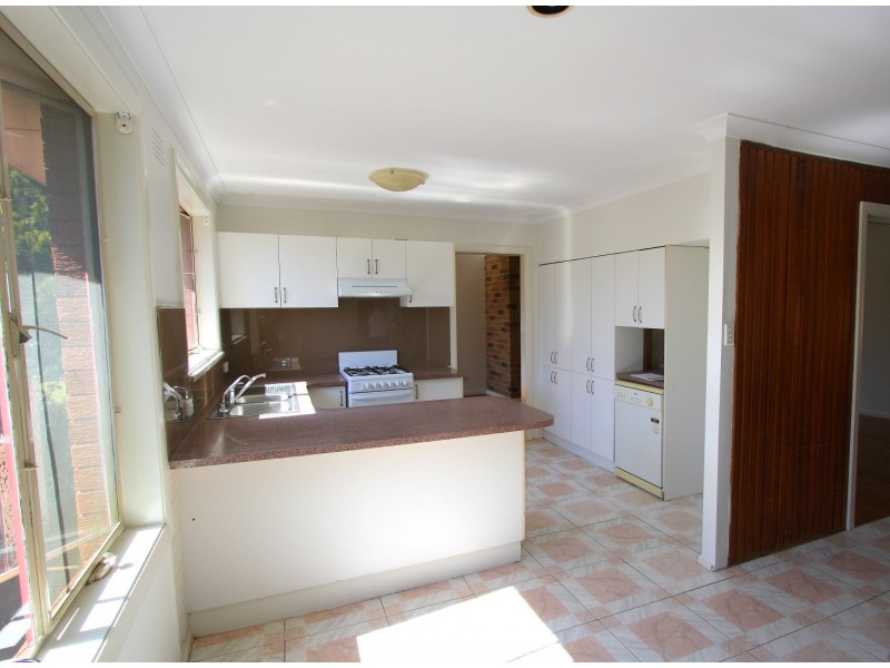 13 Cumberland Avenue, Georges Hall NSW 2198