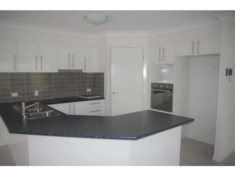 2/8 Sandalwood Street, Thornlands QLD 4164