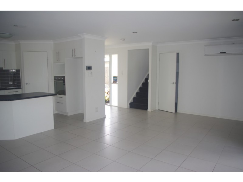 2/8 Sandalwood Street, Thornlands QLD 4164