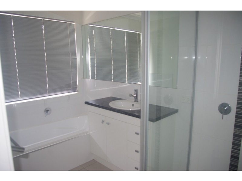 2/8 Sandalwood Street, Thornlands QLD 4164