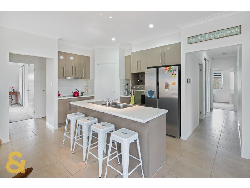 2 Sandalwood Street, Thornlands QLD 4164