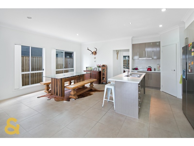 2 Sandalwood Street, Thornlands QLD 4164