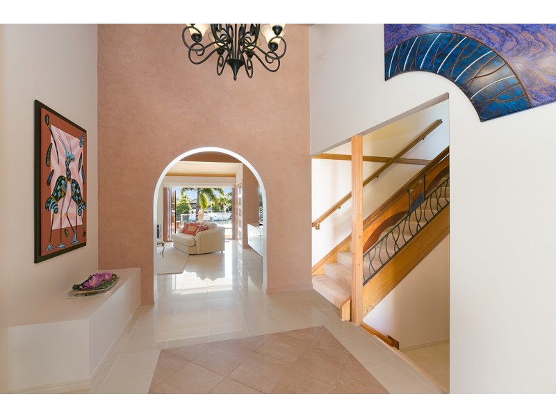 2 Sternlight Court, Raby Bay QLD 4163