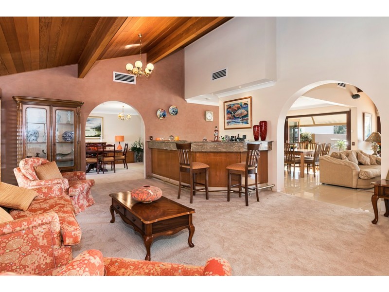 2 Sternlight Court, Raby Bay QLD 4163