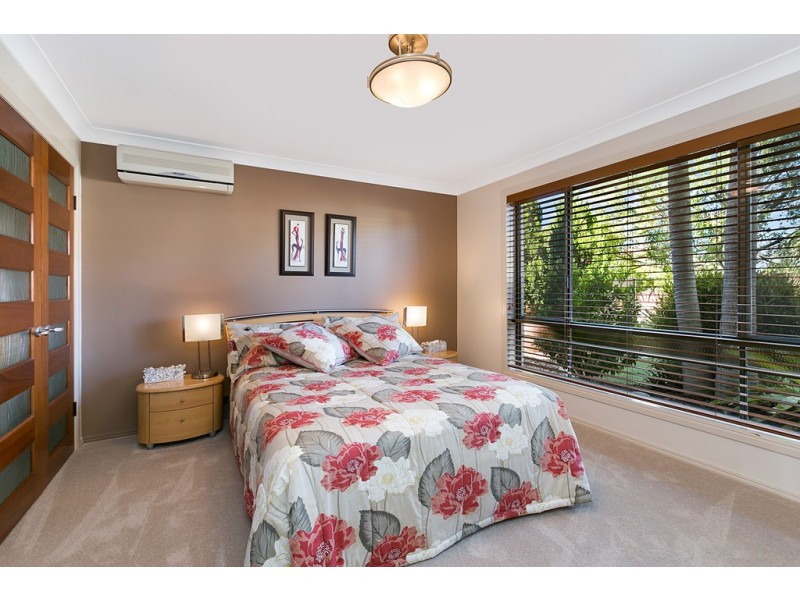 2 Sternlight Court, Raby Bay QLD 4163