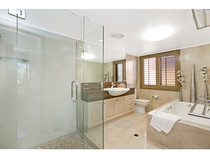 2 Sternlight Court, Raby Bay QLD 4163