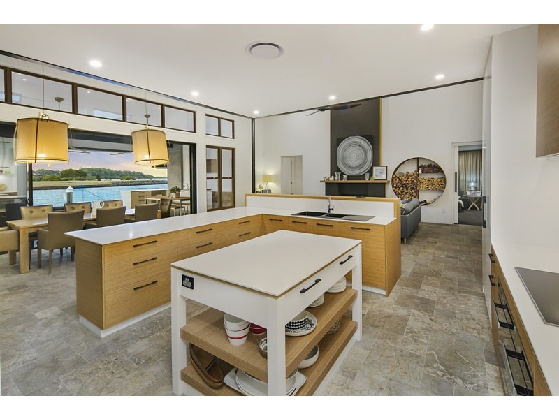 29 Plymouth Court, Raby Bay QLD 4163