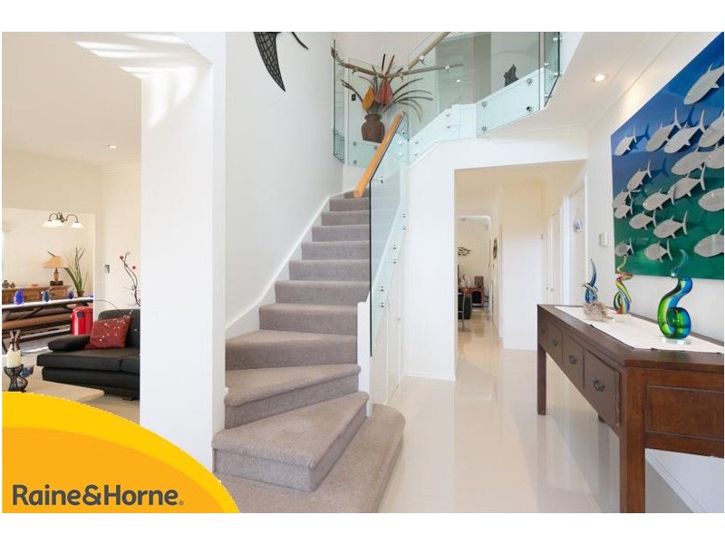 4 Cliftonville Place, Redland Bay QLD 4165