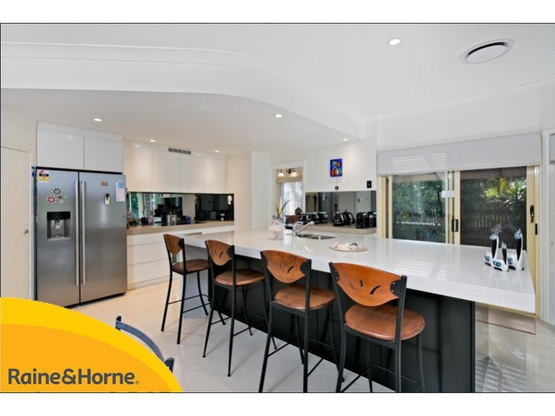 4 Cliftonville Place, Redland Bay QLD 4165