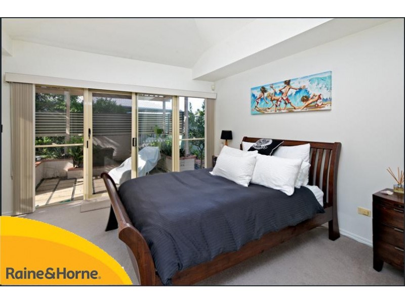 4 Cliftonville Place, Redland Bay QLD 4165