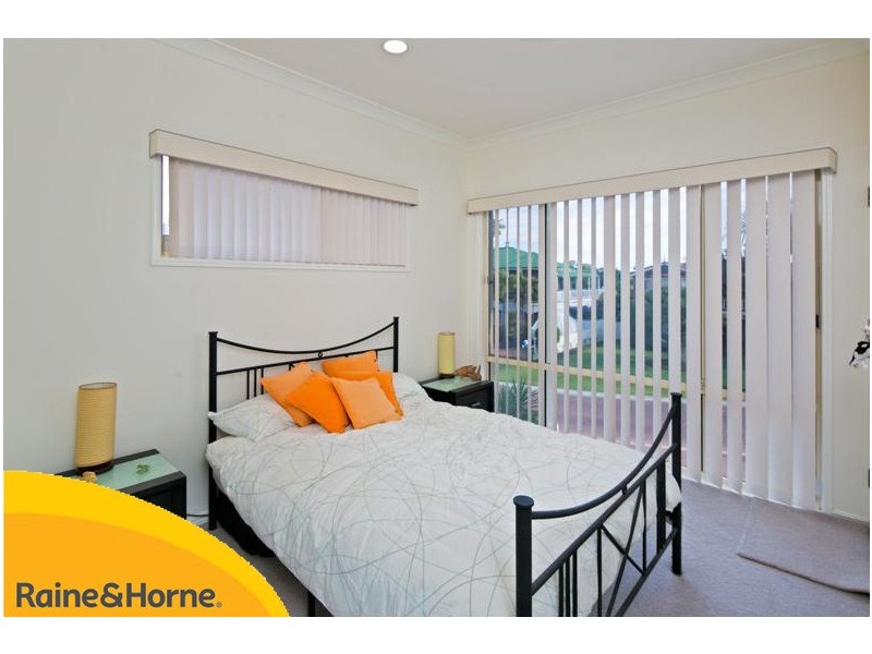 4 Cliftonville Place, Redland Bay QLD 4165