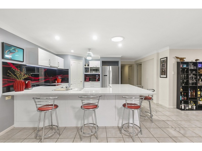 14 Ribonwood Street, Thornlands QLD 4164