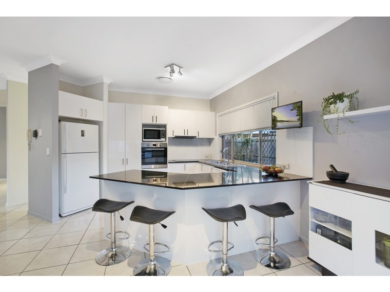 17 Bush Cherry Place, Thornlands QLD 4164