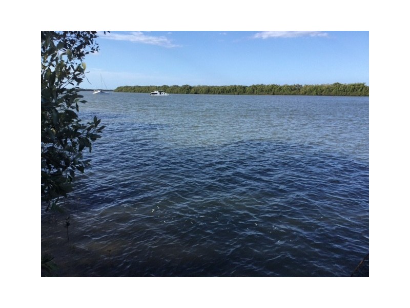 41 Pear Street, Redland Bay QLD 4165