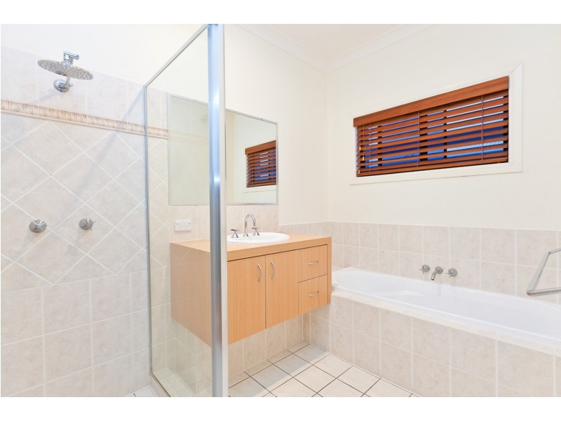 8 Paxton Street, Raby Bay QLD 4163