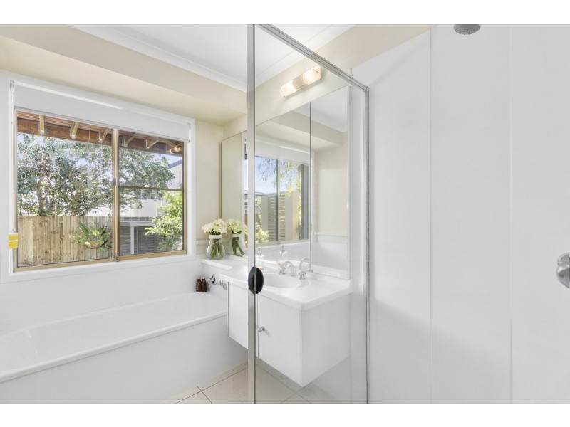 310 Bloomfield Street, Cleveland QLD 4163