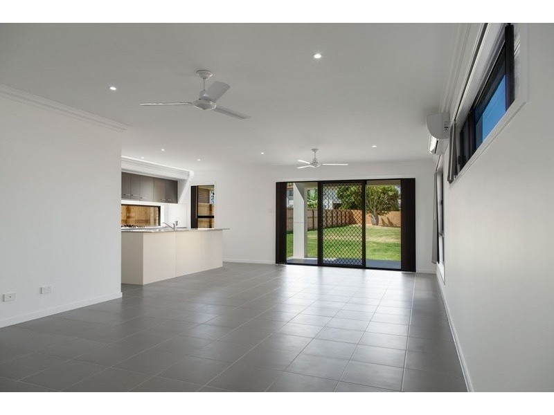 5 Base Street, Victoria Point QLD 4165