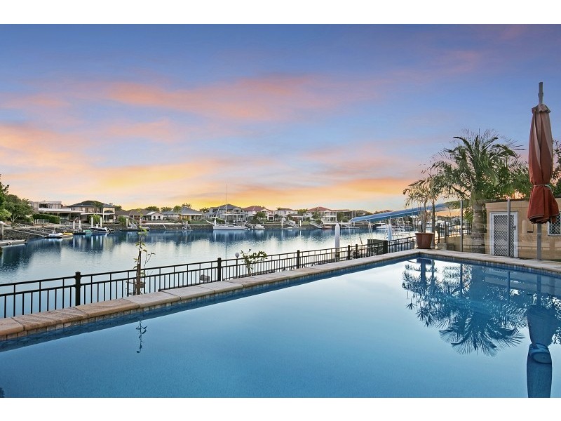 6 Martingale Court, Raby Bay QLD 4163