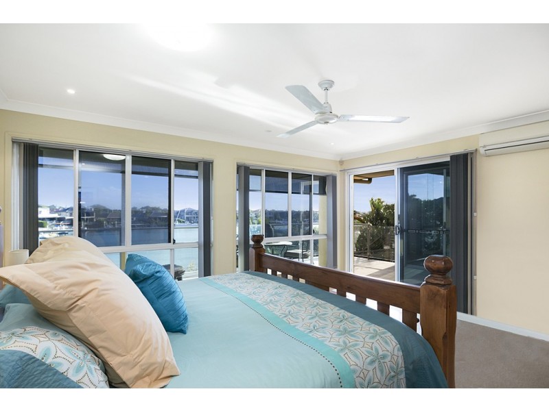 6 Martingale Court, Raby Bay QLD 4163