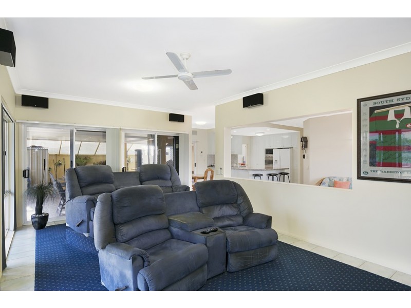 6 Martingale Court, Raby Bay QLD 4163