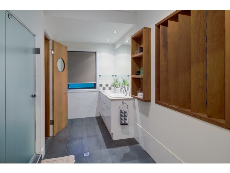 3 Keirnan Street, Redland Bay QLD 4165