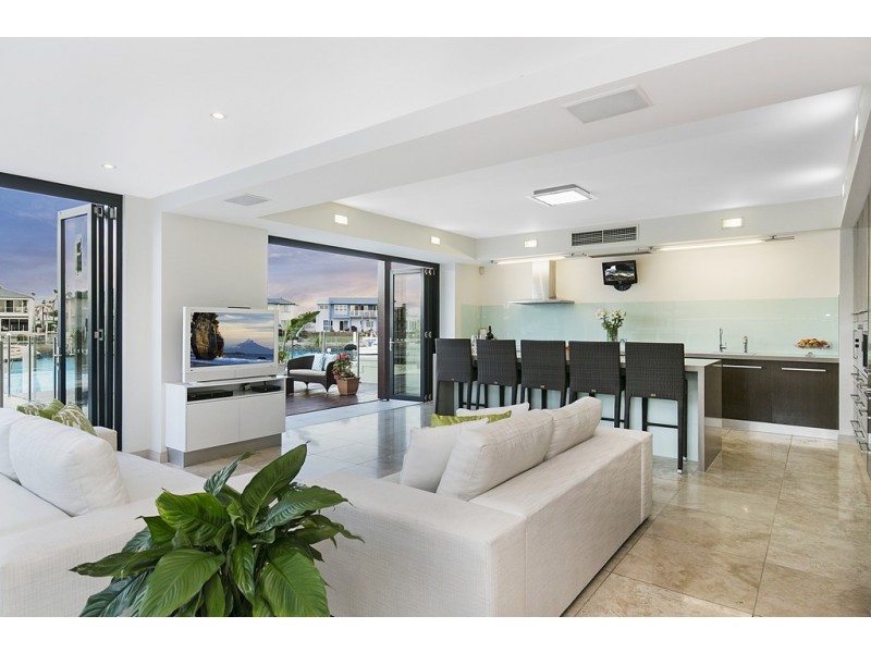 5 Sentinel Court, Raby Bay QLD 4163