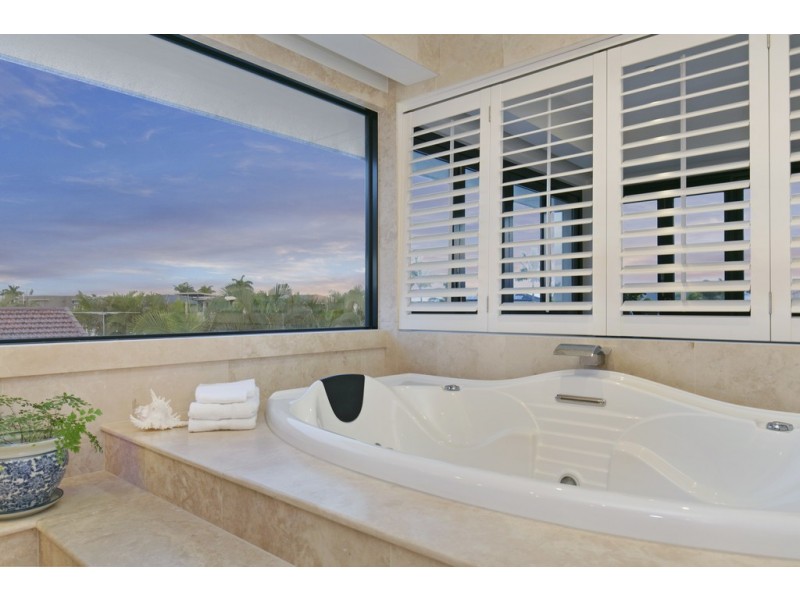 5 Sentinel Court, Raby Bay QLD 4163