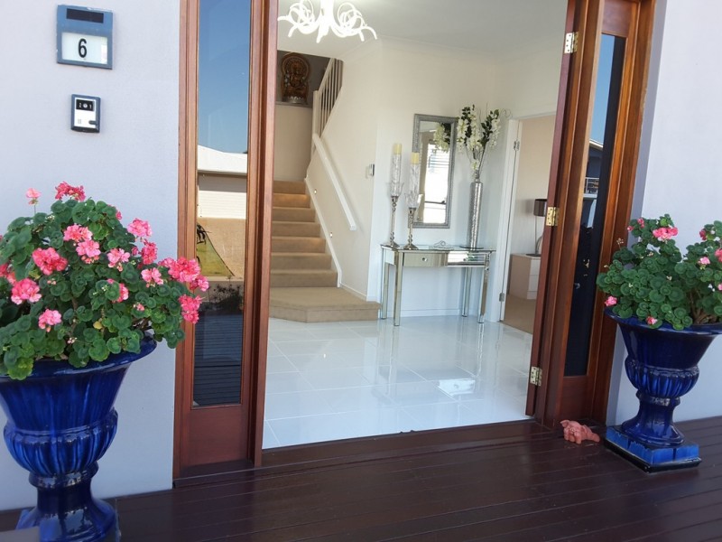 6 Haslingden Drive, Redland Bay QLD 4165