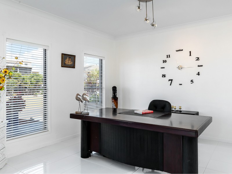 6 Haslingden Drive, Redland Bay QLD 4165