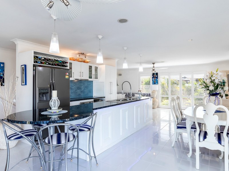 6 Haslingden Drive, Redland Bay QLD 4165