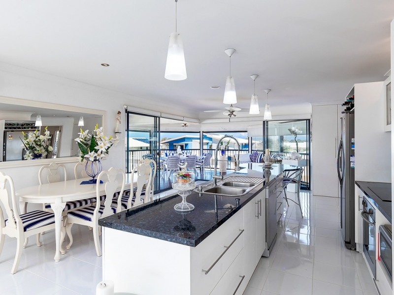 6 Haslingden Drive, Redland Bay QLD 4165