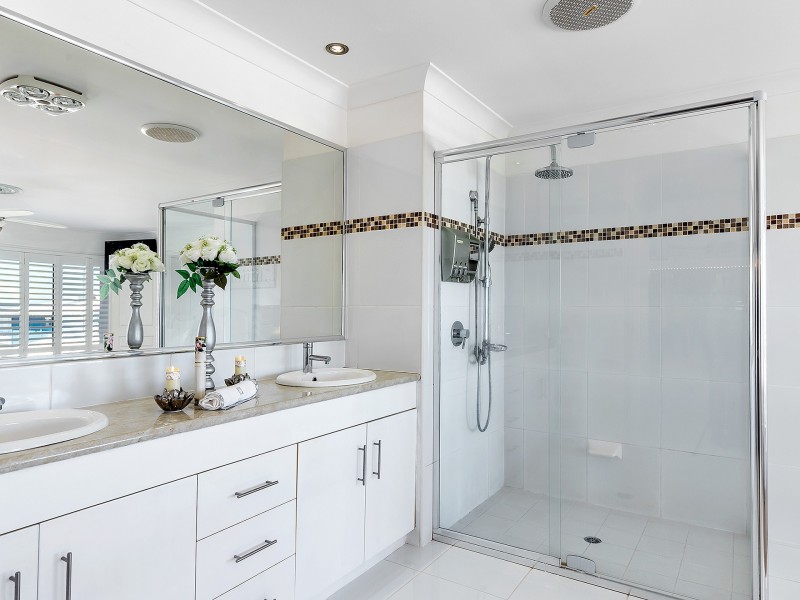 6 Haslingden Drive, Redland Bay QLD 4165
