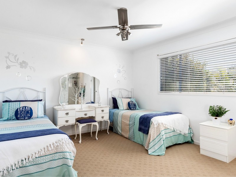 6 Haslingden Drive, Redland Bay QLD 4165