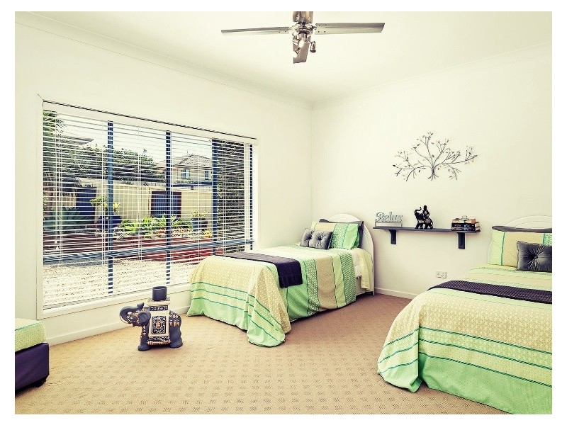 6 Haslingden Drive, Redland Bay QLD 4165
