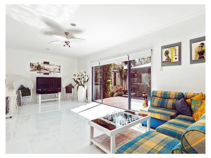 6 Haslingden Drive, Redland Bay QLD 4165