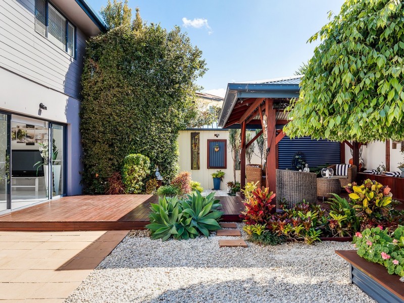 6 Haslingden Drive, Redland Bay QLD 4165