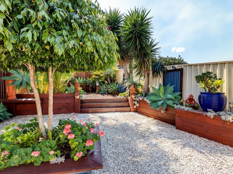 6 Haslingden Drive, Redland Bay QLD 4165