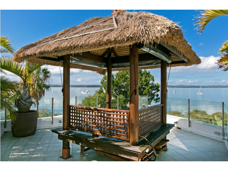 28 The Boulevard, Redland Bay QLD 4165