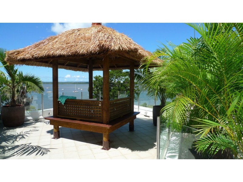 28 The Boulevard, Redland Bay QLD 4165