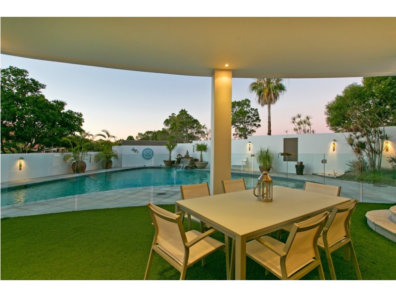 28 The Boulevard, Redland Bay QLD 4165