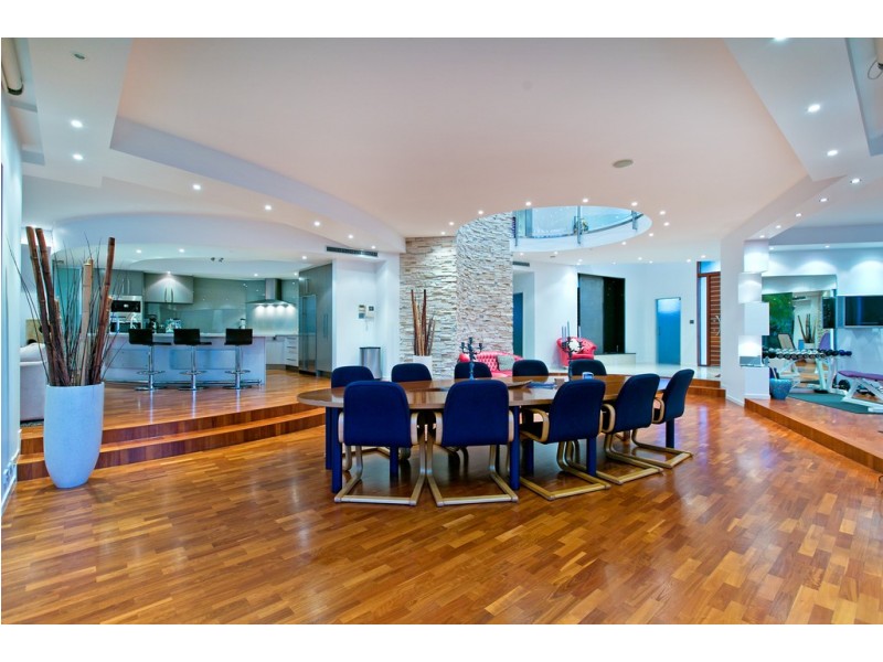 28 The Boulevard, Redland Bay QLD 4165