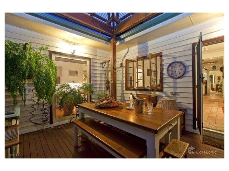 101 Passage Street, Cleveland QLD 4163