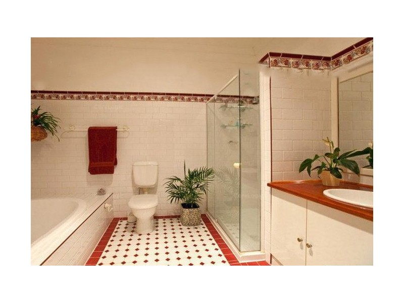 101 Passage Street, Cleveland QLD 4163