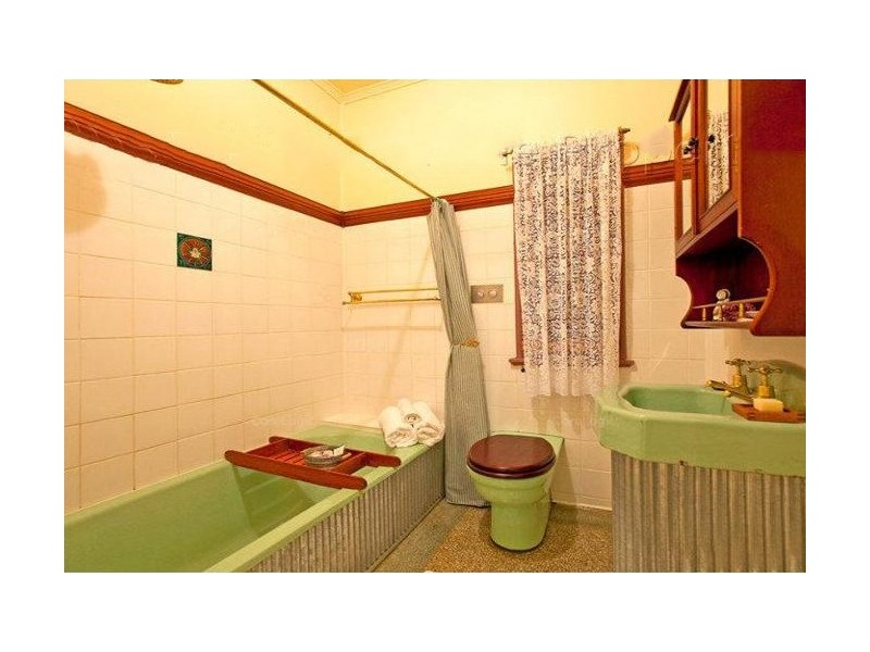 101 Passage Street, Cleveland QLD 4163