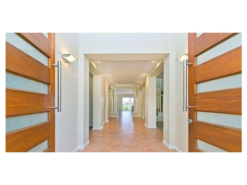 6 Beaufort Court, Raby Bay QLD 4163