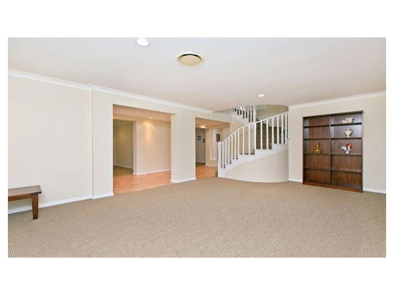 6 Beaufort Court, Raby Bay QLD 4163